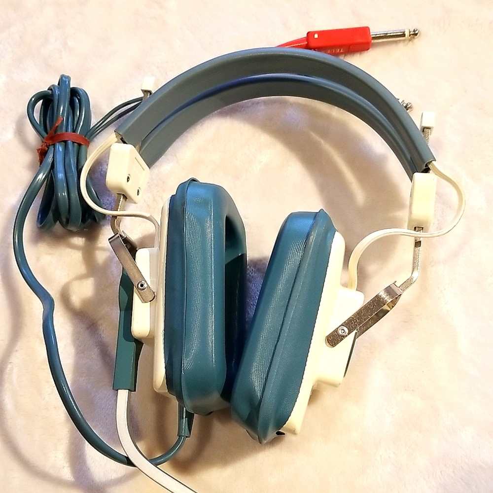 Electronics:Headsets for a Transciber NWOT and other older Products